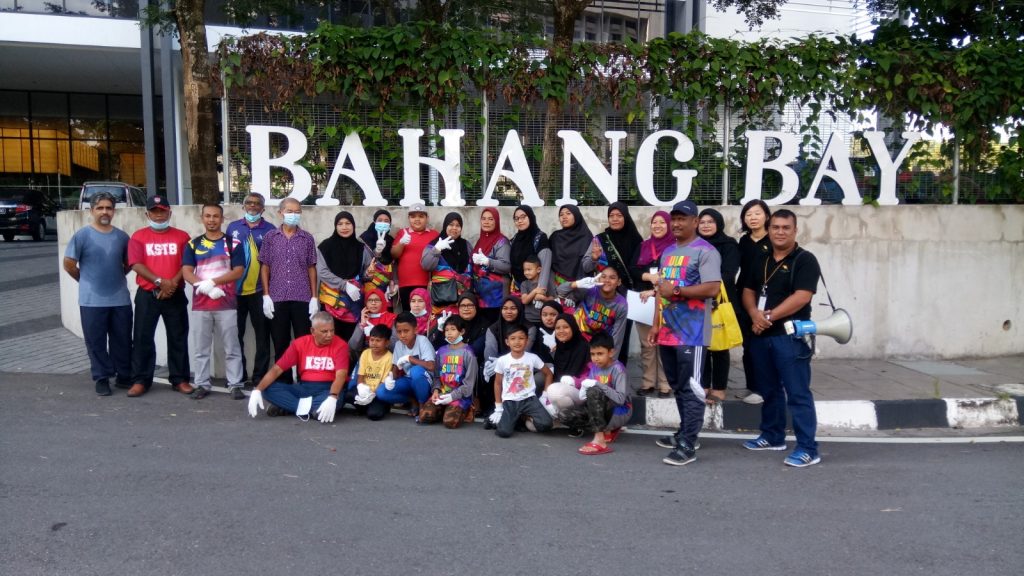 Participans for the gotong royong project.