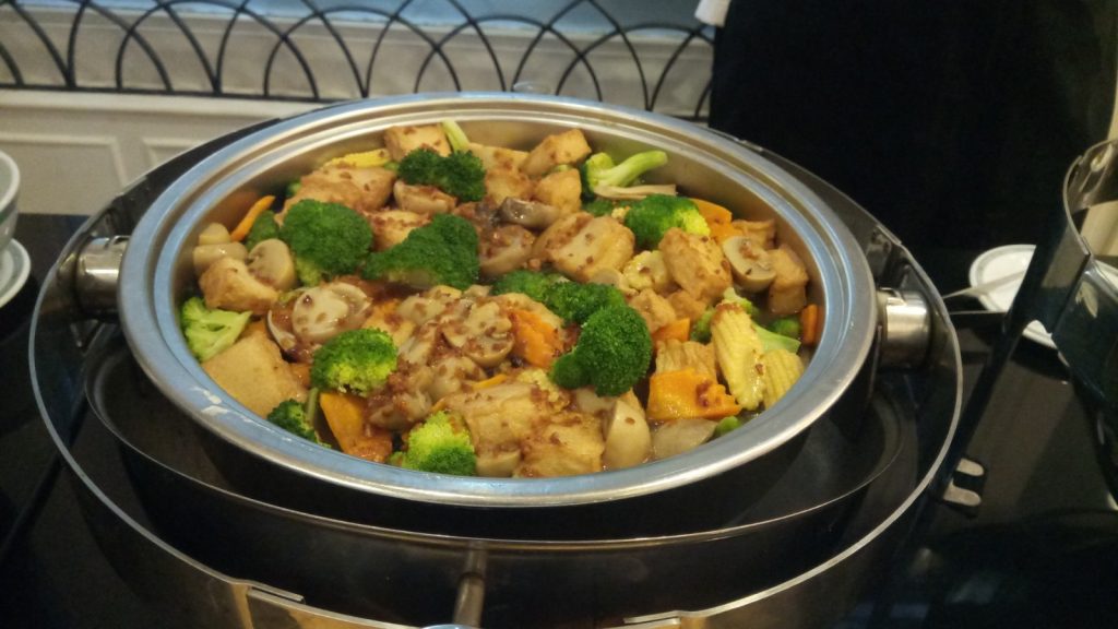 Tofu with vegetables.