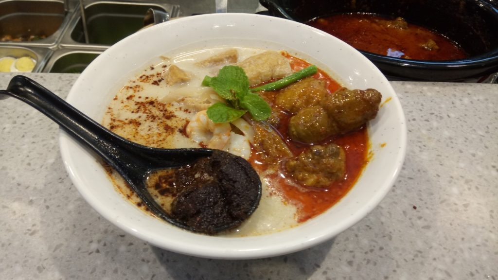 Delicious white curry mee.