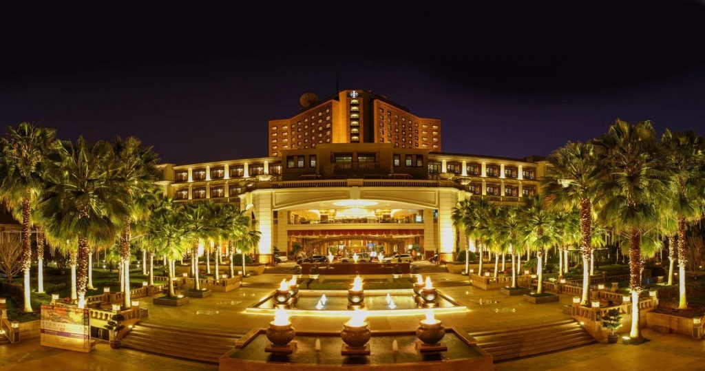 Kunming Zhongwei Green Lake Hotel.