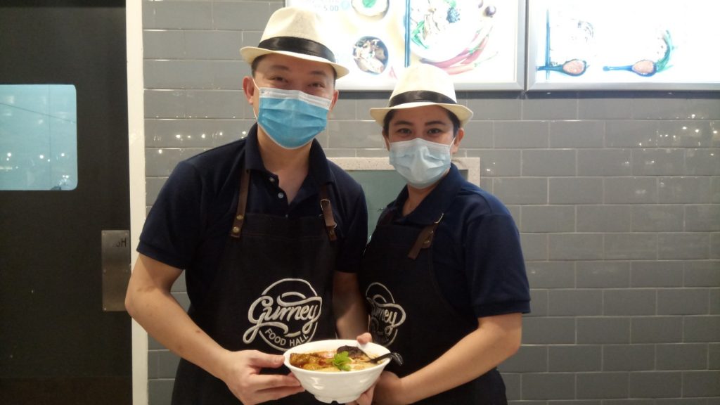 White curry mee dish.