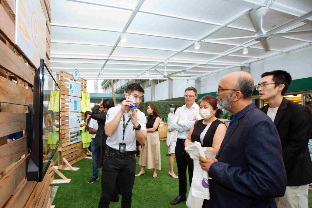 Sharing some of the #CELEBRATERESPONSIBLY campaigns at the 'ZERO Irresponsible Drinking' booth (1)