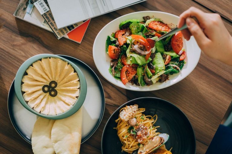 DANDY_Hummus & Salad