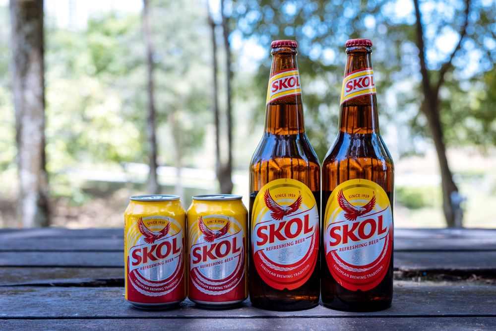 SKOL cans and bottles photo