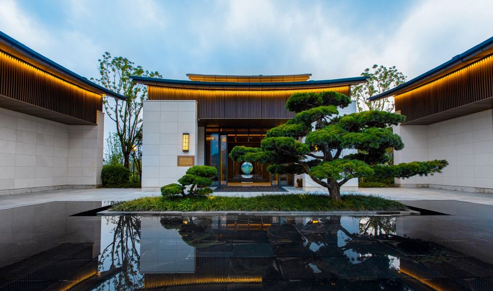 Dusit 1