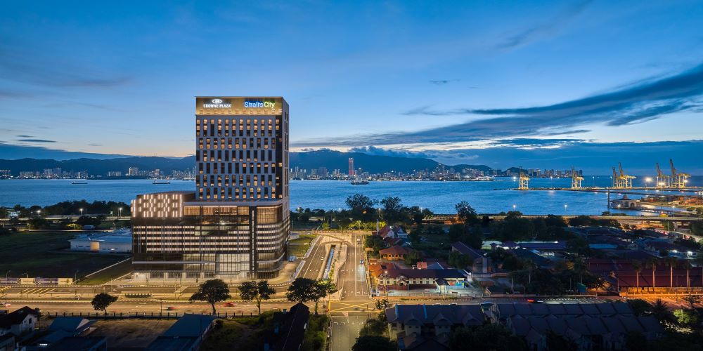 Crowne-Plaza-Penang-Straits-City-Photo-1-1