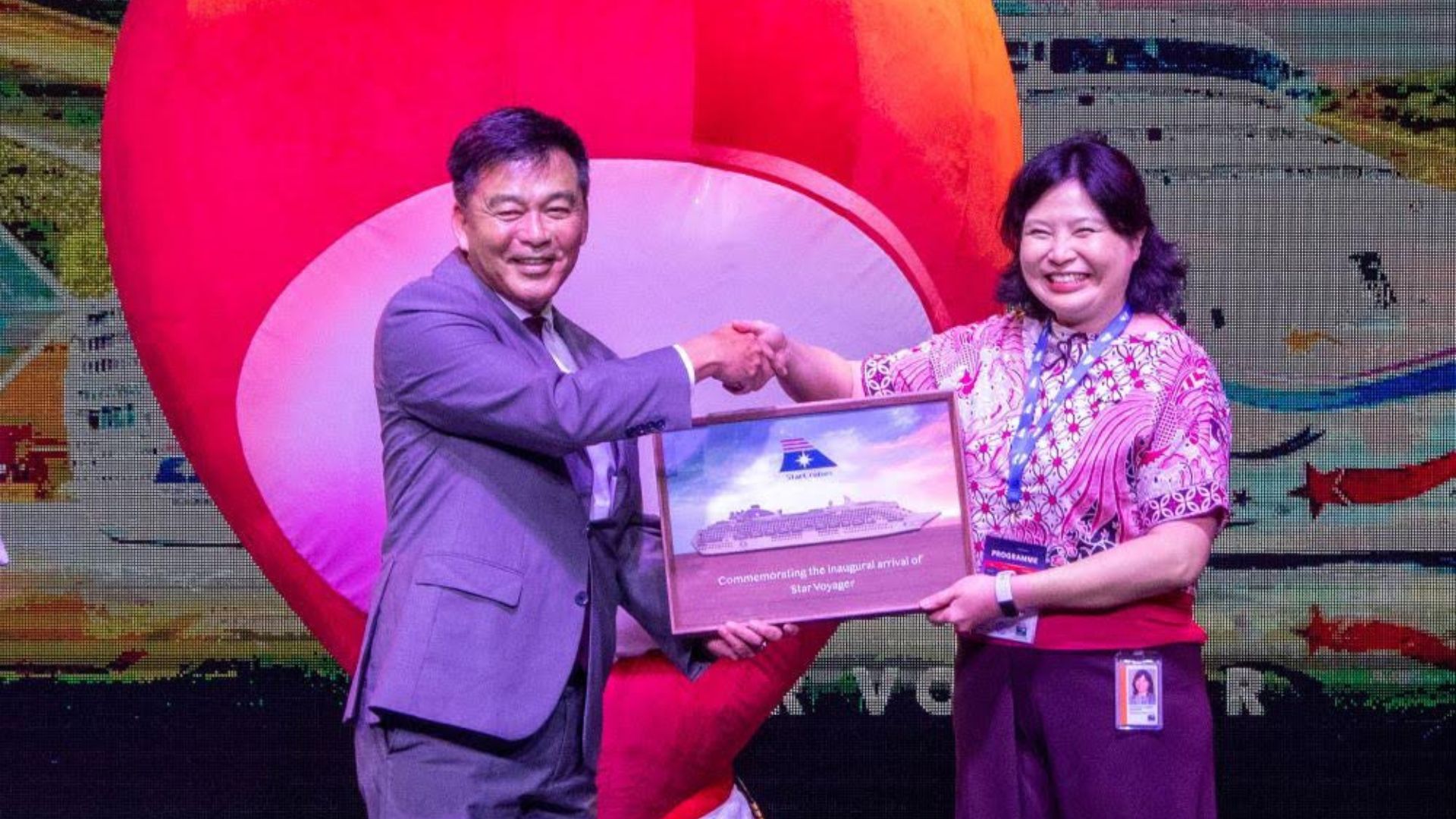 04 StarCruises & SCC Memento Presentation