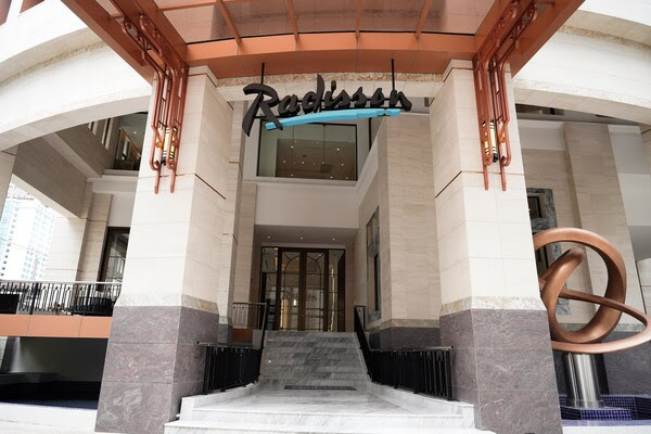 Radisson Hotel Chateau De Bangkok_Hotel Entrance