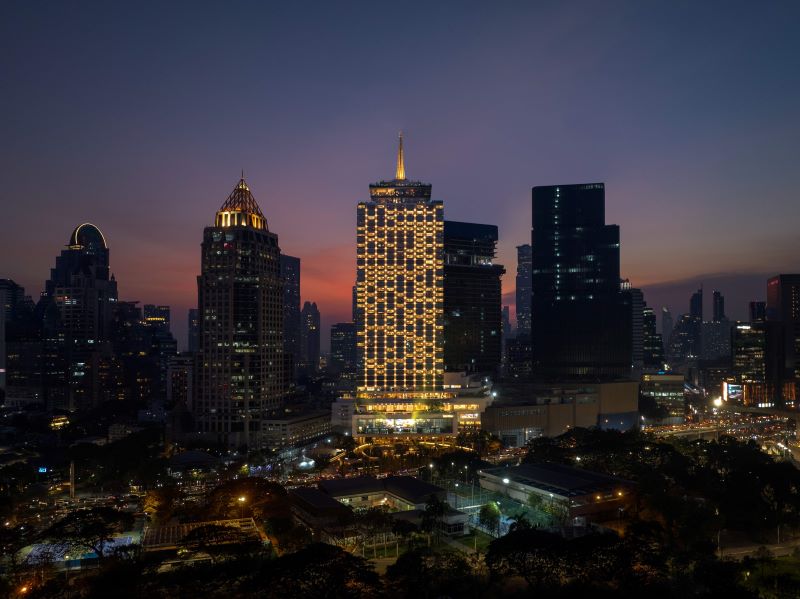 Dusit Thani Bangkok by night (1)