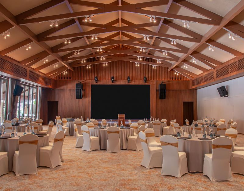 Feydhoo Hall - Interior